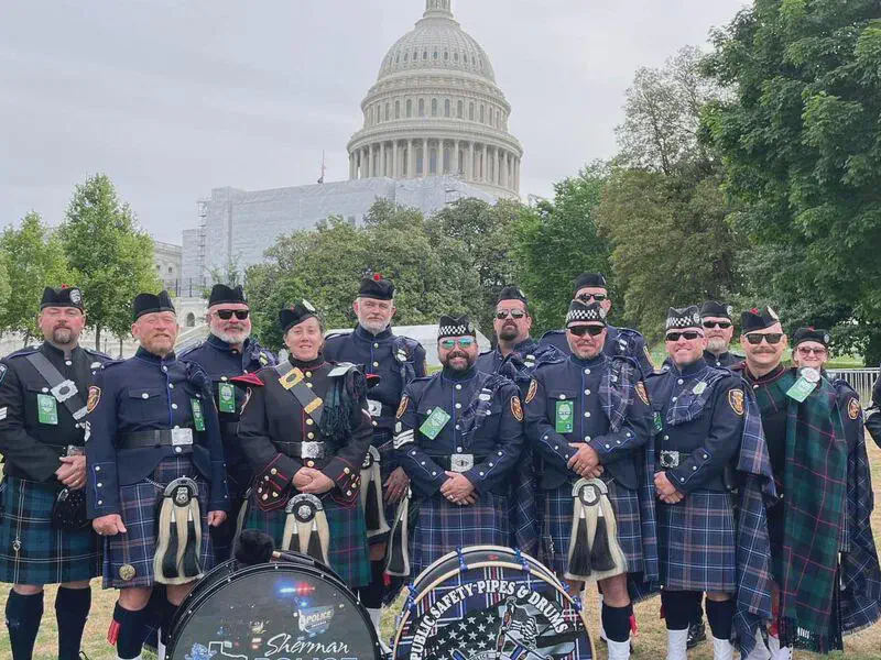 Sherman Police Regional Pipe Band pays tribute to fallen officers in D.C. ceremony - KXII