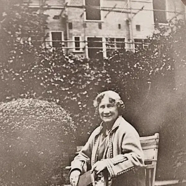 /images/tich/Eleanor_Hull_1930.webp