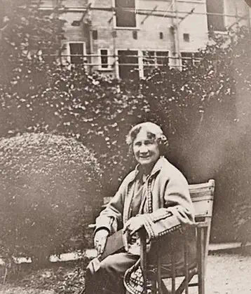 /images/tich/Eleanor_Hull_1930.webp