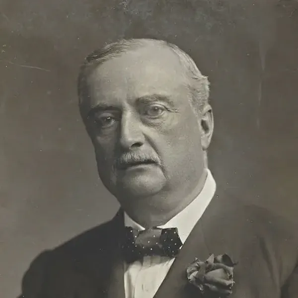 /images/tich/John_Redmond,_circa_1909 (1).webp