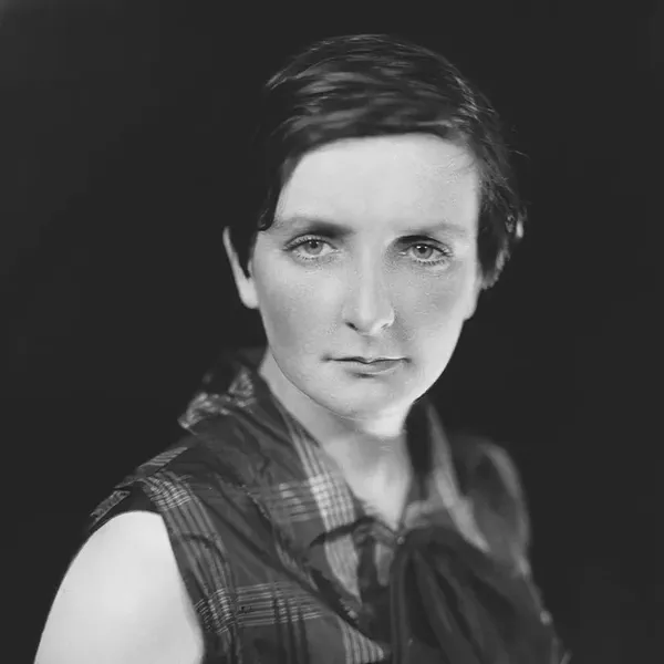 /images/tich/Kate_O'Brien,_1926.webp