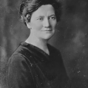 Mary MacSwiney, Irish patriot, dies