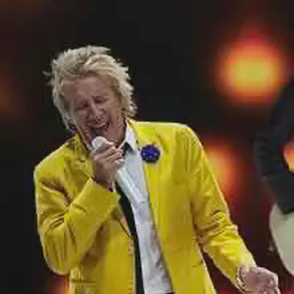 /images/tich/Rod_Stewart_at_Xcel_Center_DSC_0470_(14905955253)_cropped.webp