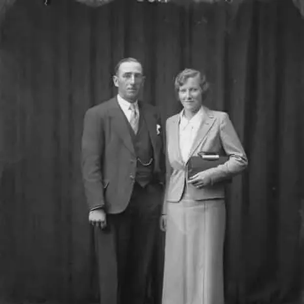 /images/tich/joseph_oniell_mary_davenport.webp
