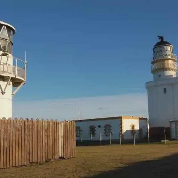 /images/tich/lighthouses_at_kinnaird_335.webp
